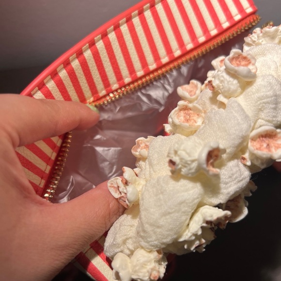 Disney eats popcorn box crossbody - Picture 3 of 3